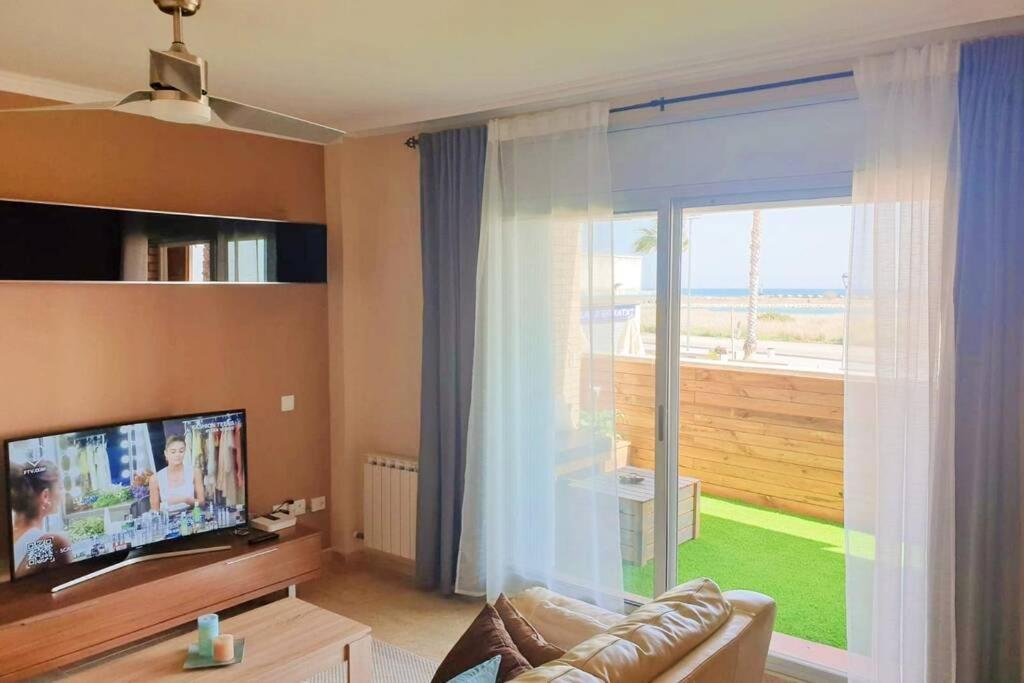 Apartamento Para 5 Personas Frente Al Mar Con Piscina Y Parking Кубельес Экстерьер фото